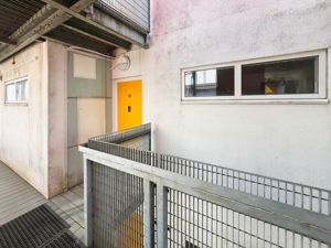 Front door- click for photo gallery